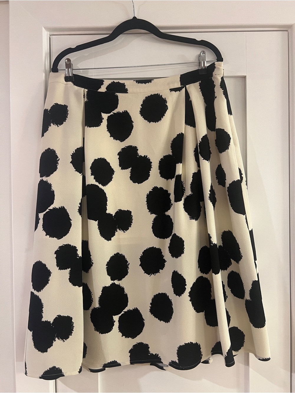 WHO WHAT WEAR Cream and Black Printed Skirt - Size 14
